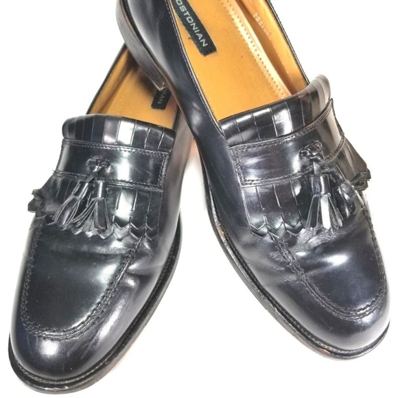 Bostonian Other - Bostonian Black Leather Kilted Tassel Loafers